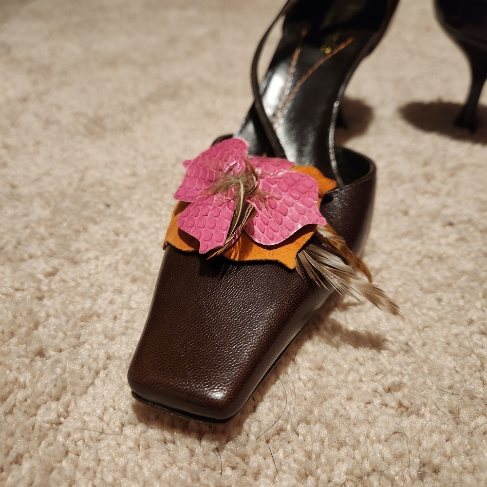 kate spade Brown Leather Heels with Pink Floral Accent - Picture 3 of 6